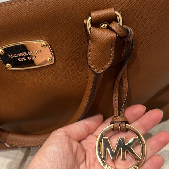 Beautiful tan Michael Kors bag - Picture 15 of 15